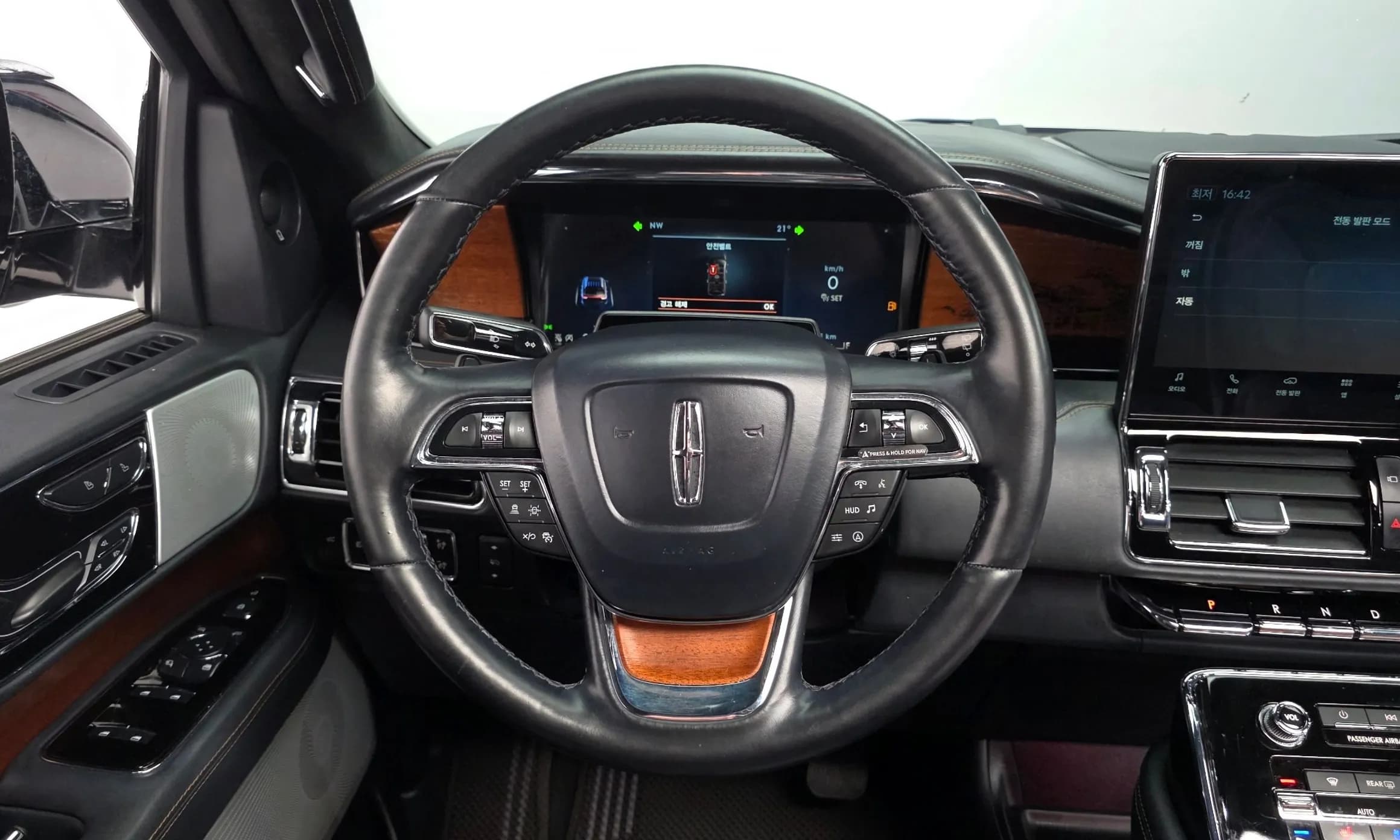 Navigator 4th generation