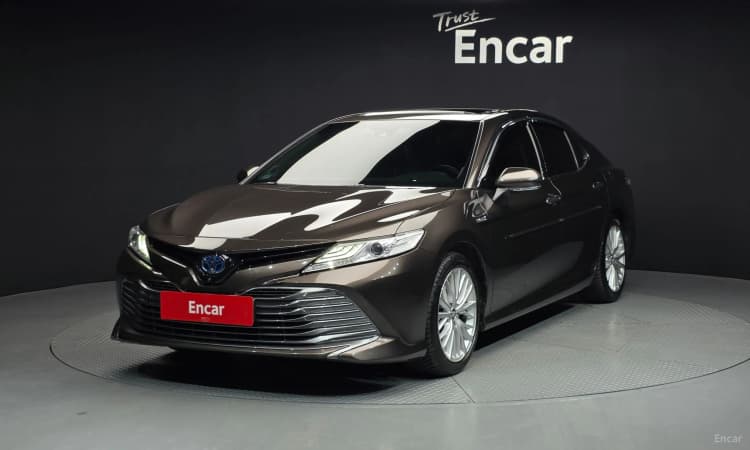 Camry (XV70)