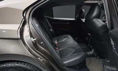 Camry (XV70)