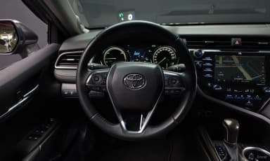Camry (XV70)