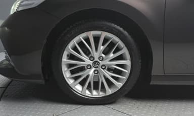 Camry (XV70)