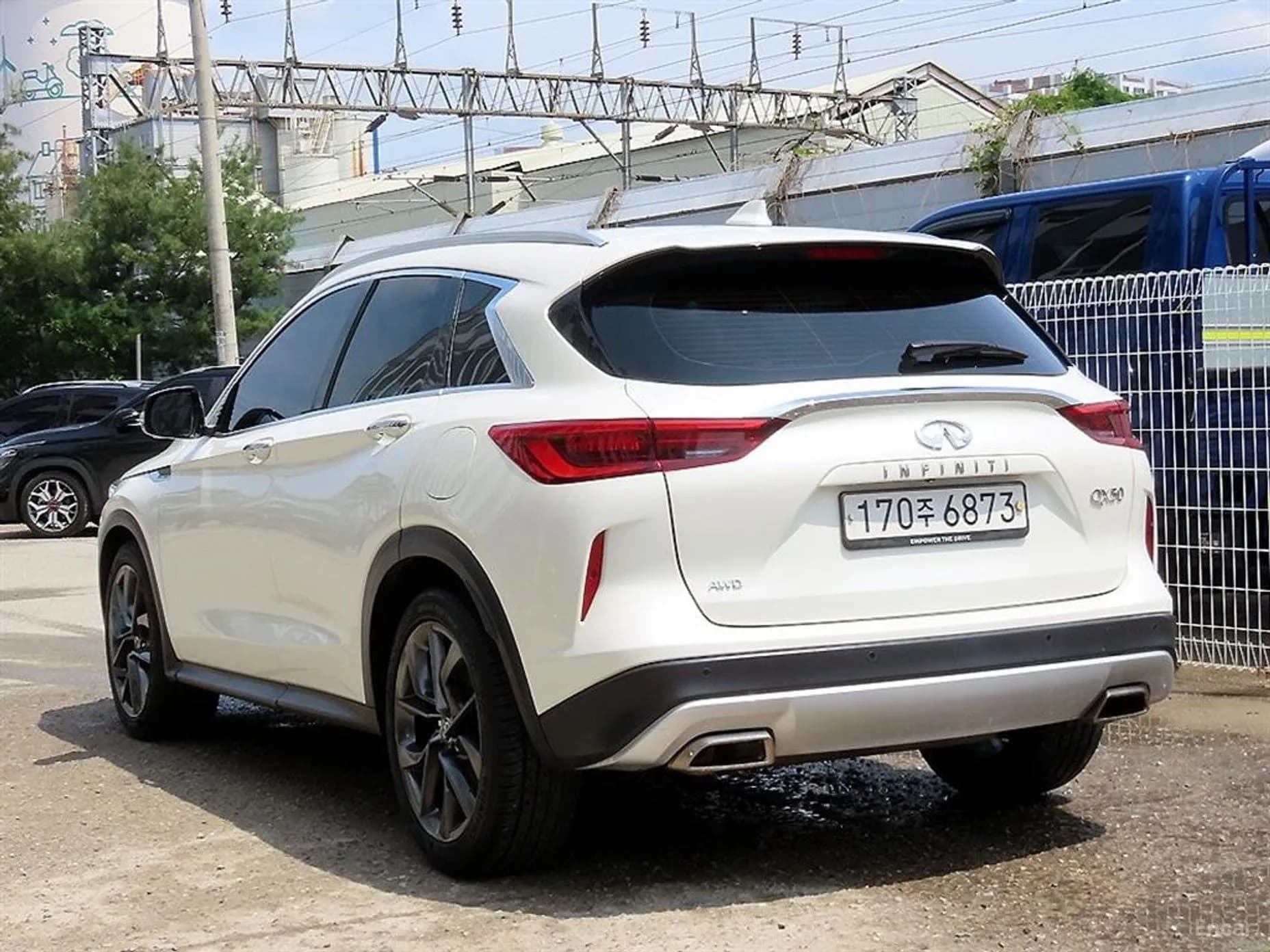 QX50 (P71A)