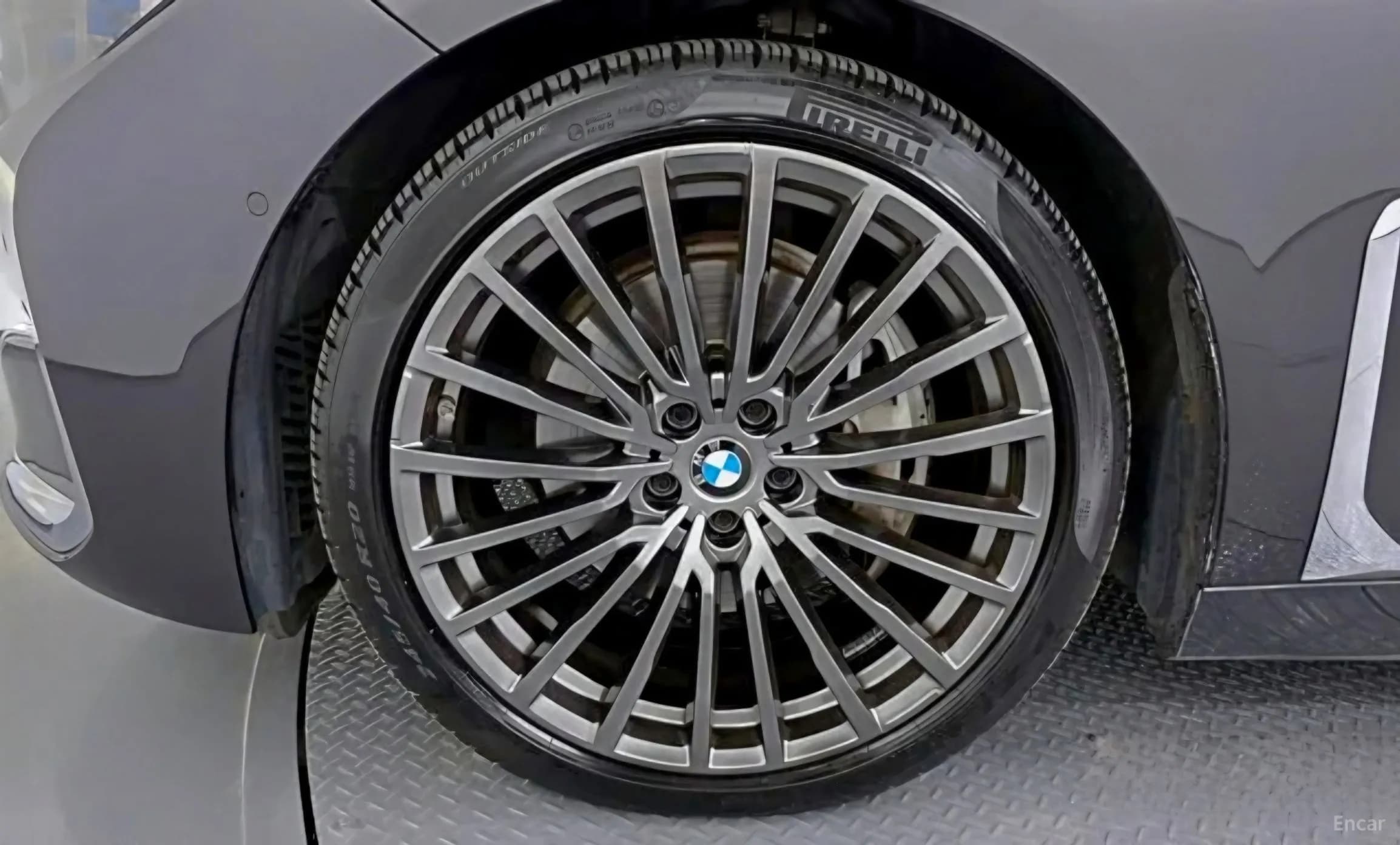 7 Series (G11)