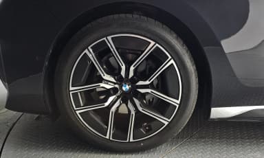 7 Series (G70)