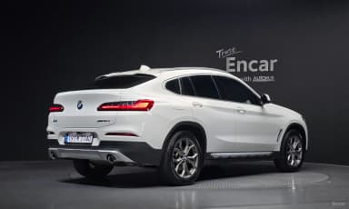 X4 (G02)