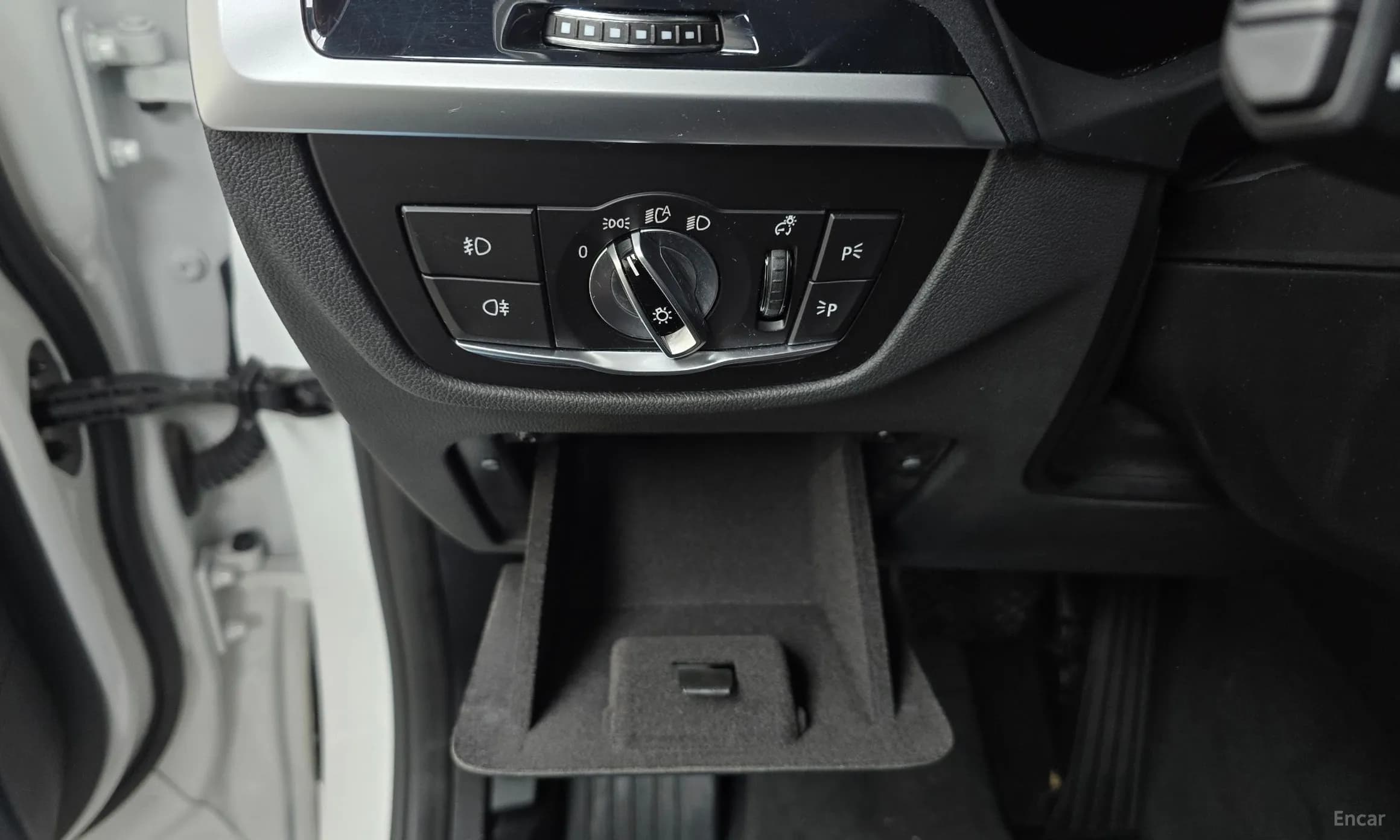 X4 (G02)
