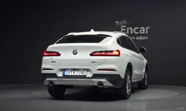 X4 (G02)
