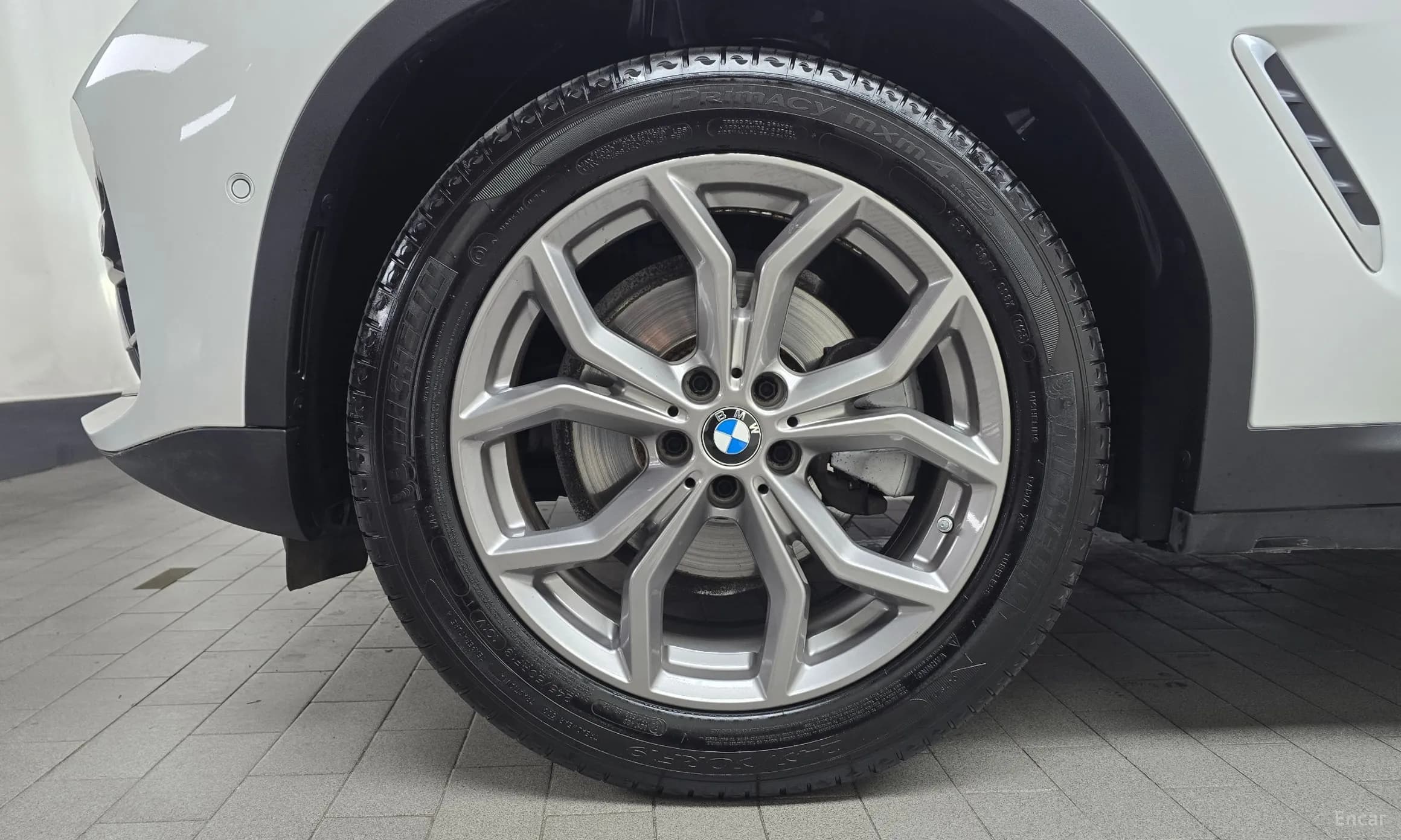 X4 (G02)
