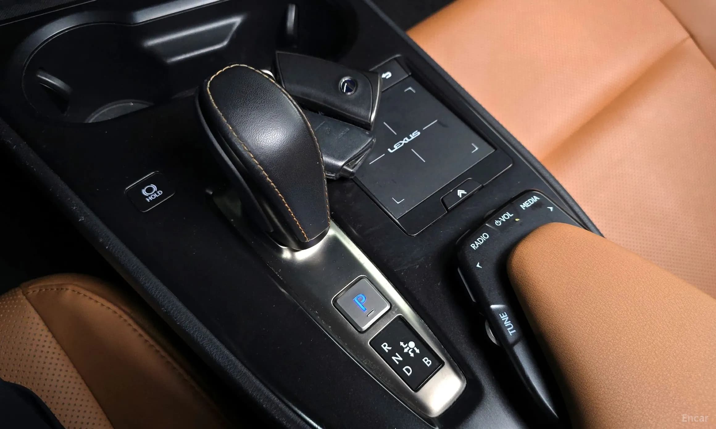 UX300e