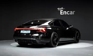 RS e-tron GT