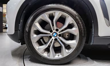 X6 (F16)