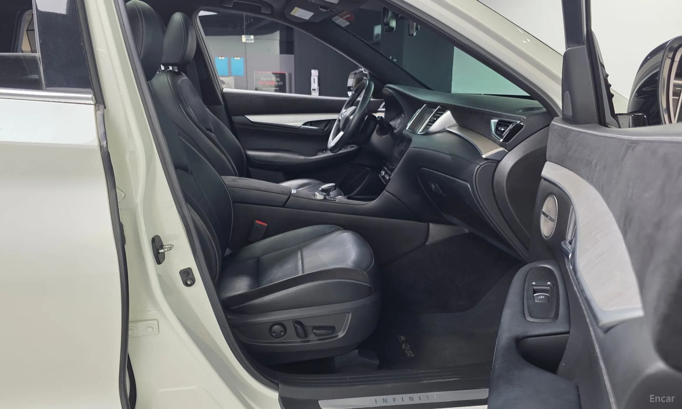 QX50 (P71A)