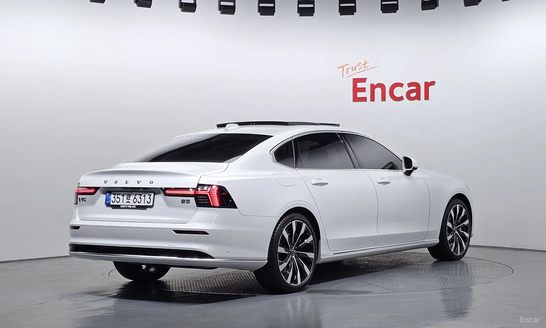 S90