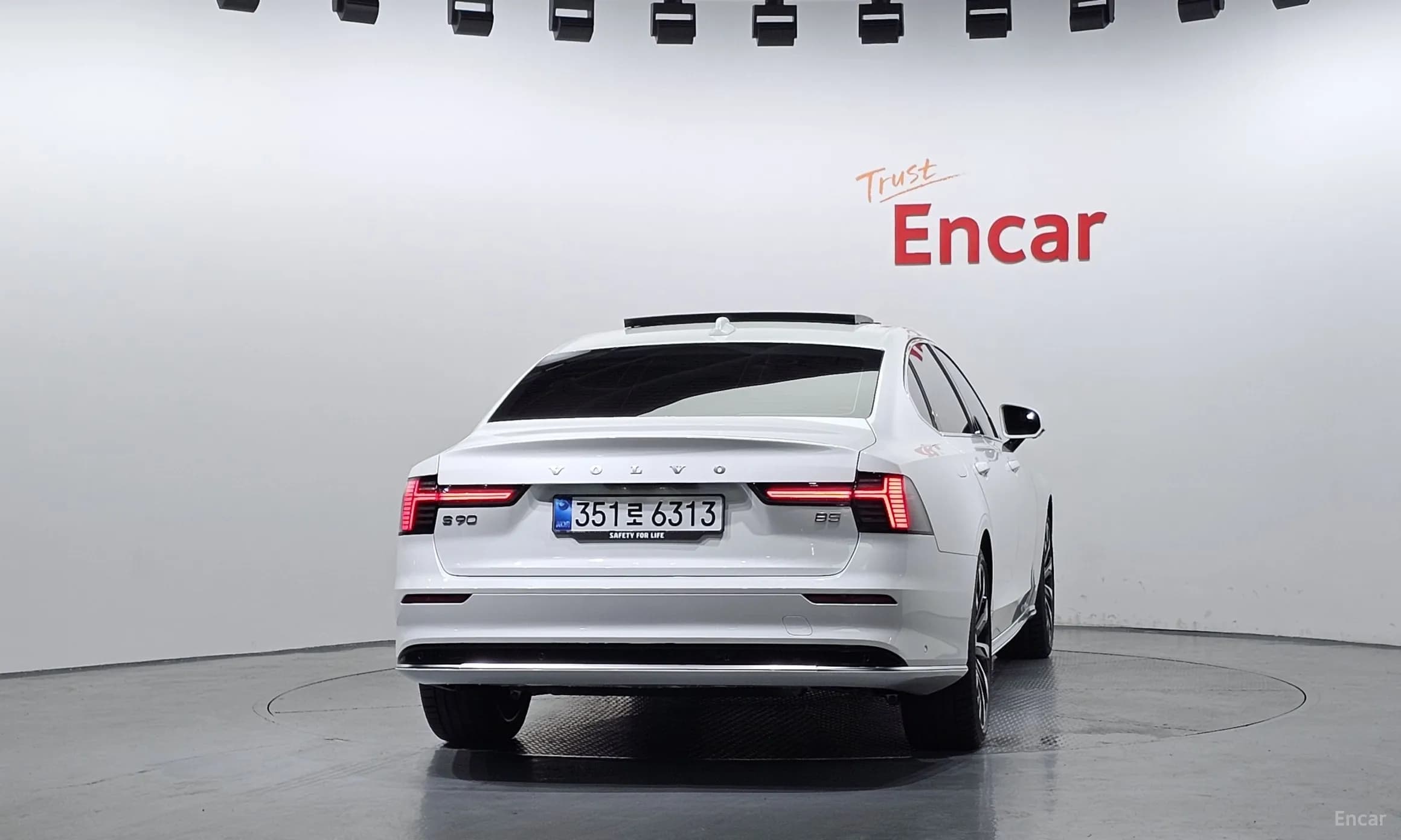 S90