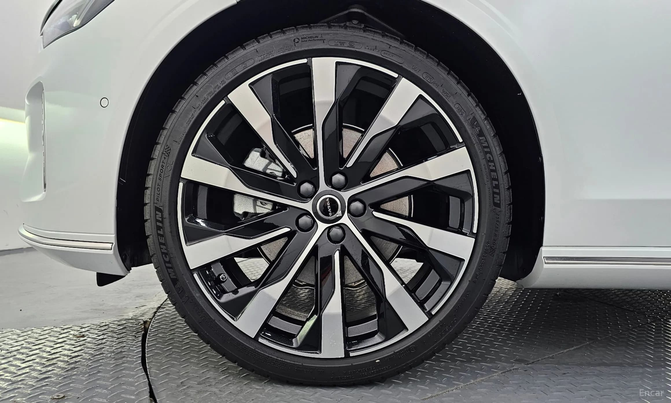 S90