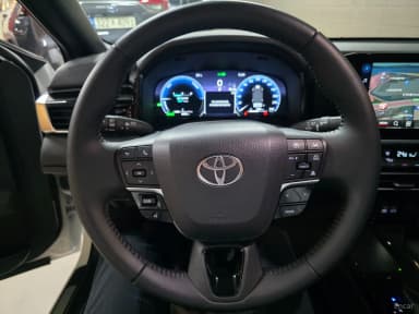 Camry (XV80)