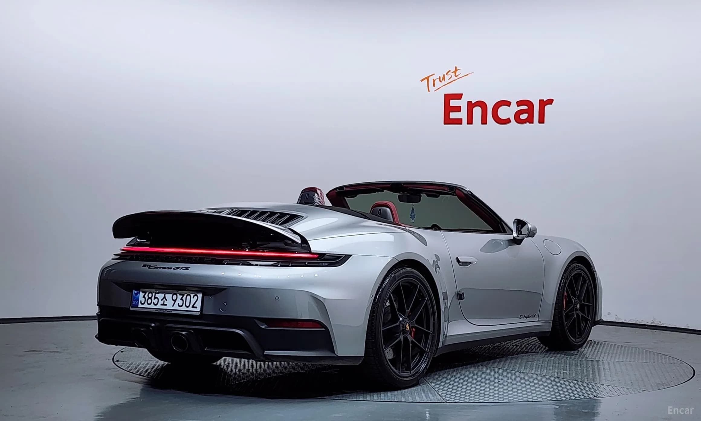 911 (992)