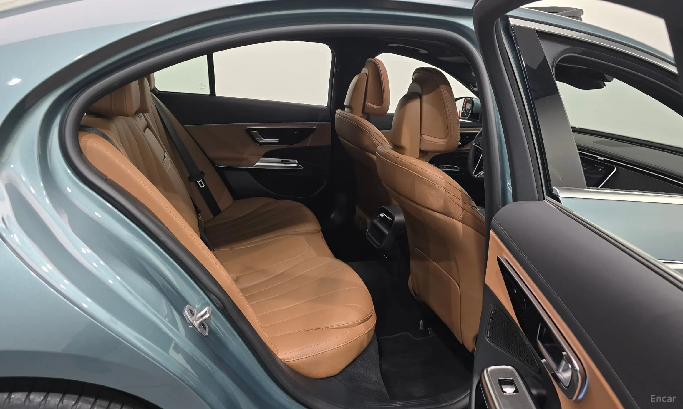 E-Class W214