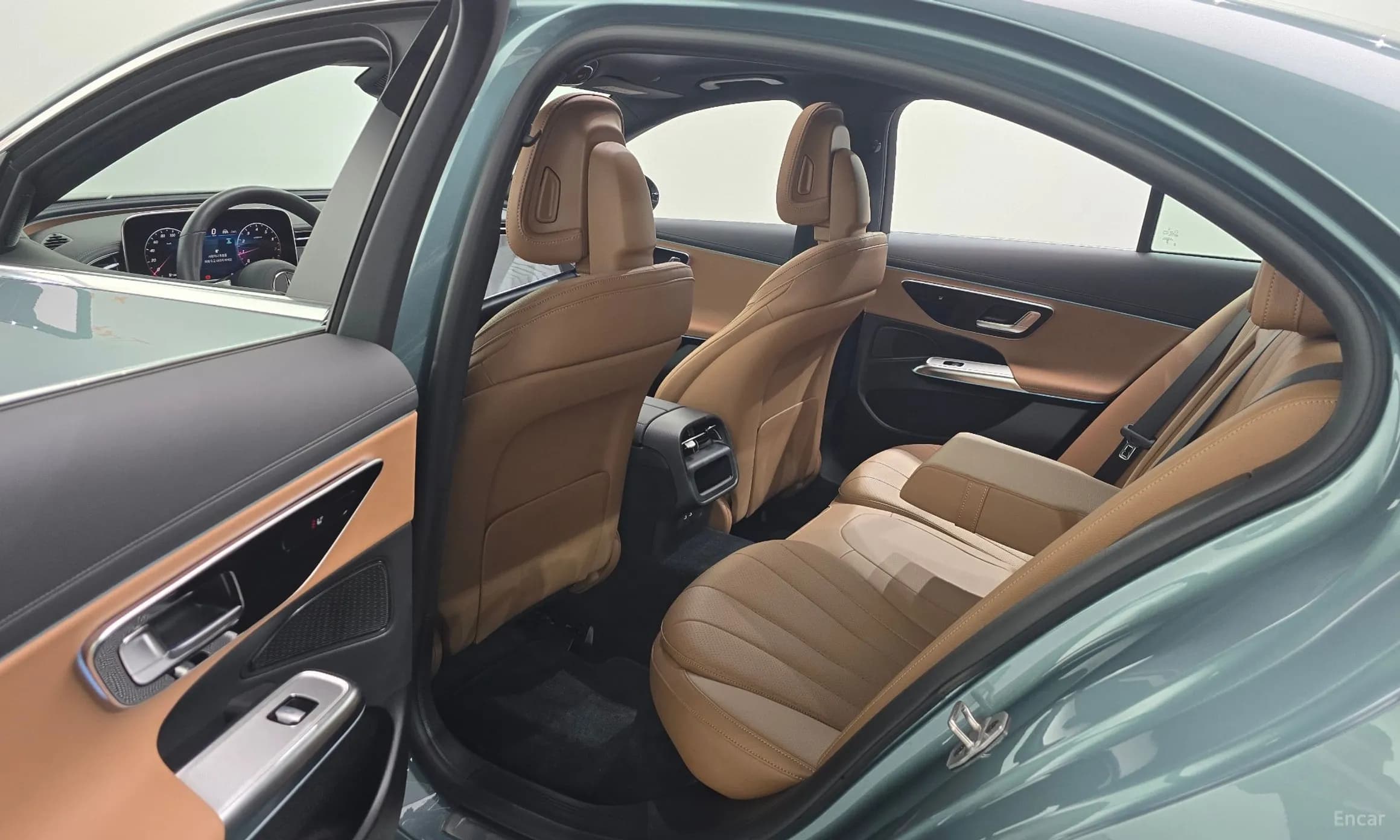 E-Class W214