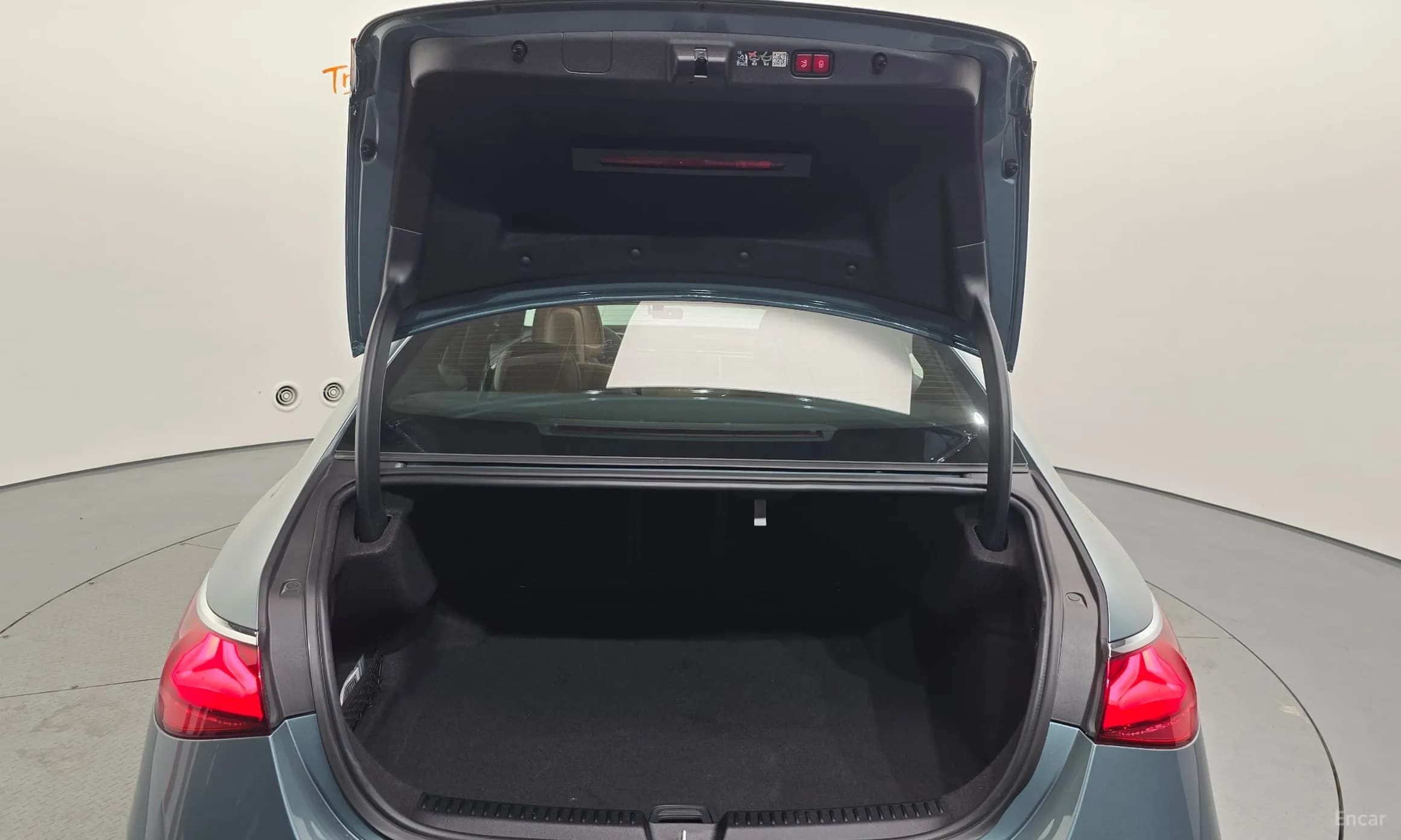 E-Class W214
