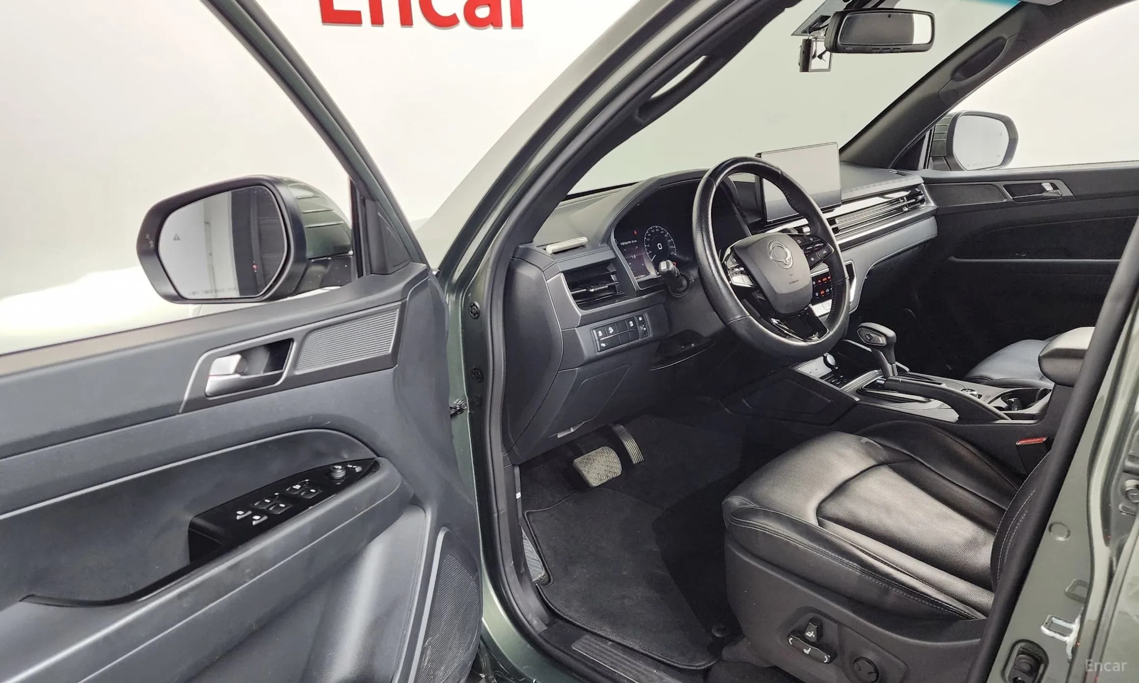 Rexton Sports Khan