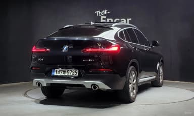 X4 (G02)