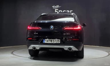 X4 (G02)
