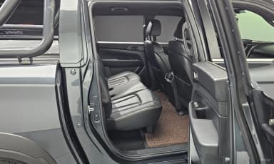 Rexton Sports Khan