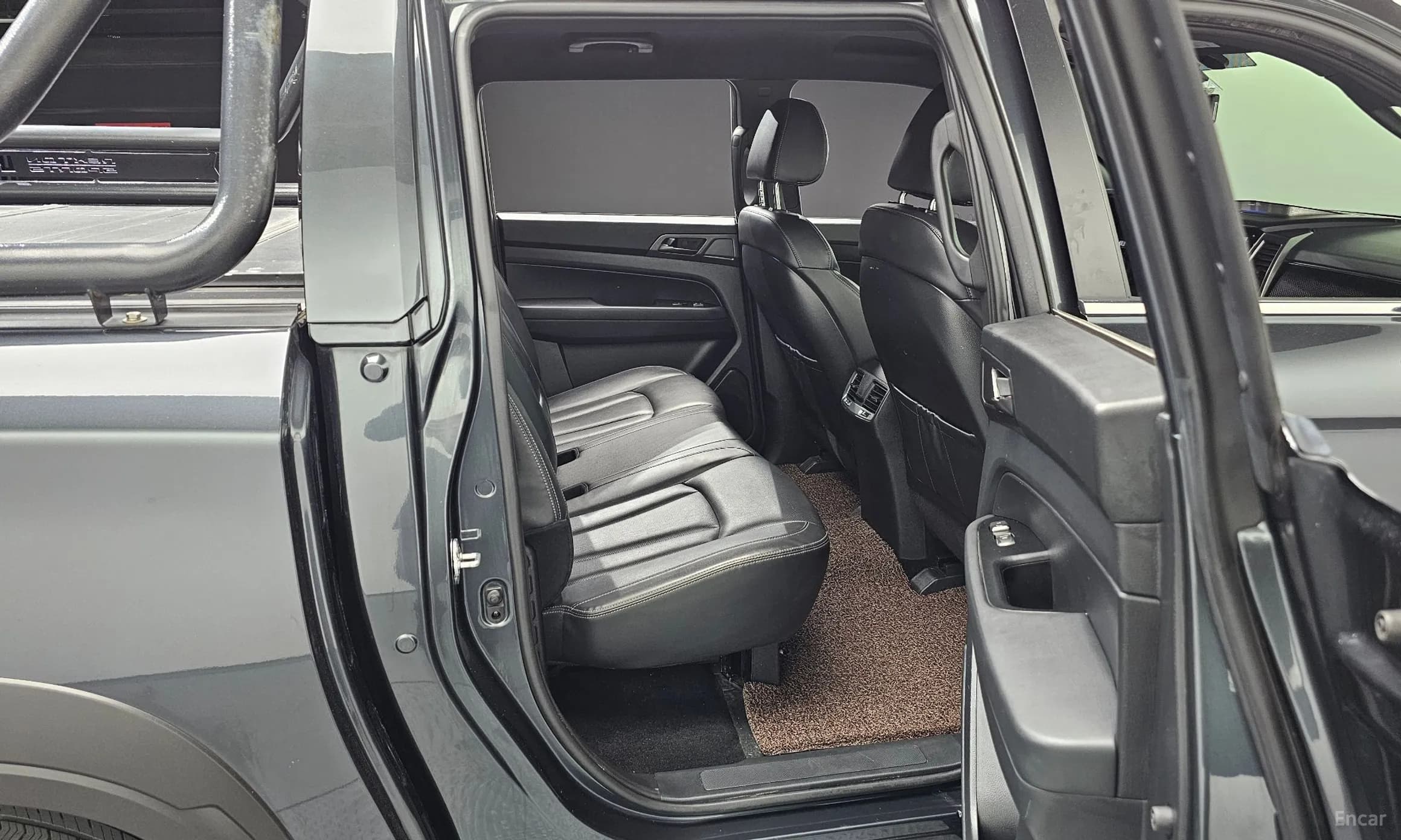 Rexton Sports Khan