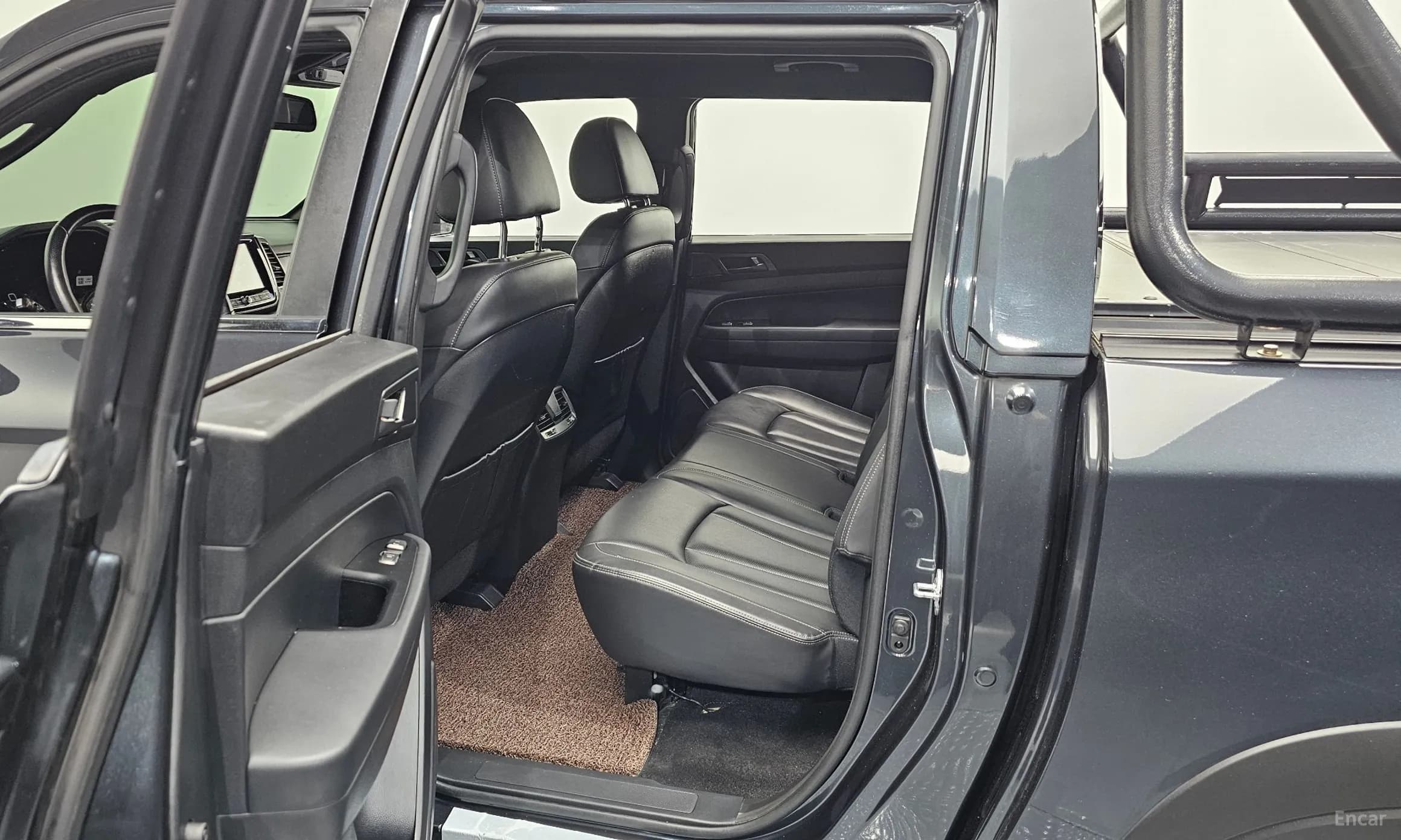 Rexton Sports Khan