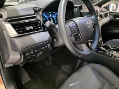 Camry (XV80)