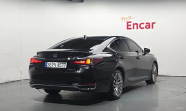 ES300h 7th Generation