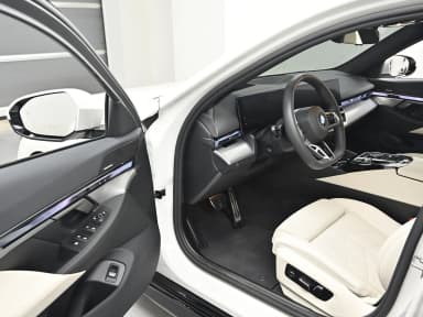 5 Series (G60)