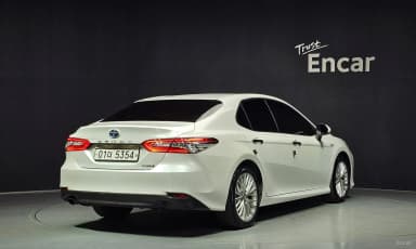 Camry (XV70)