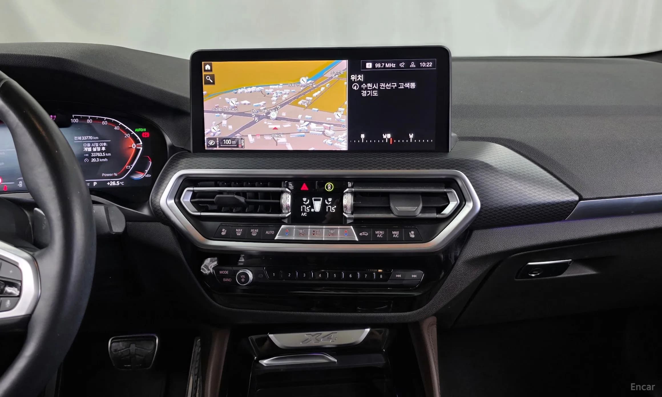 X4 (G02)