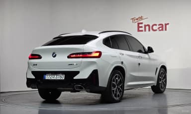 X4 (G02)