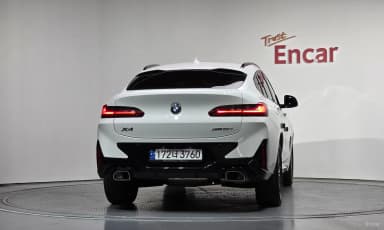 X4 (G02)