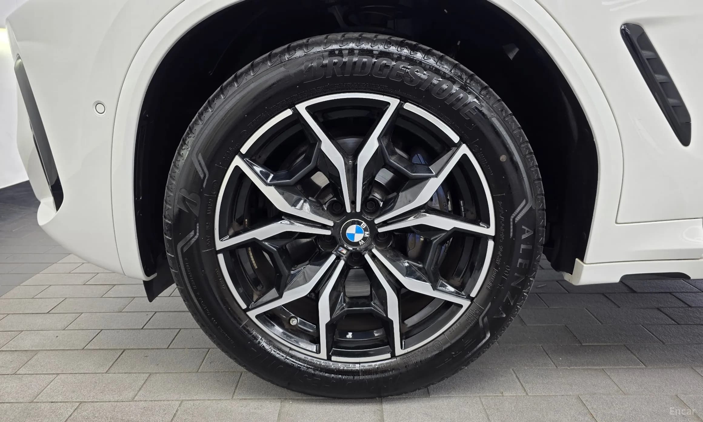 X4 (G02)