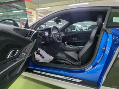 R8 (4S)