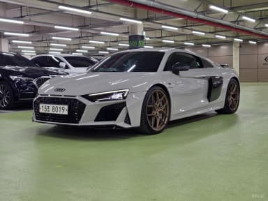 R8 (4S)