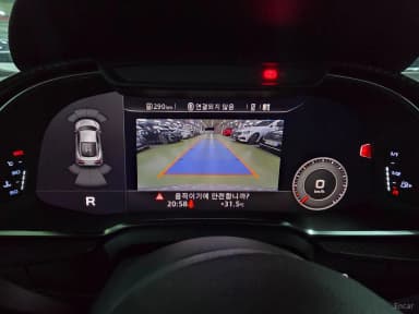 R8 (4S)