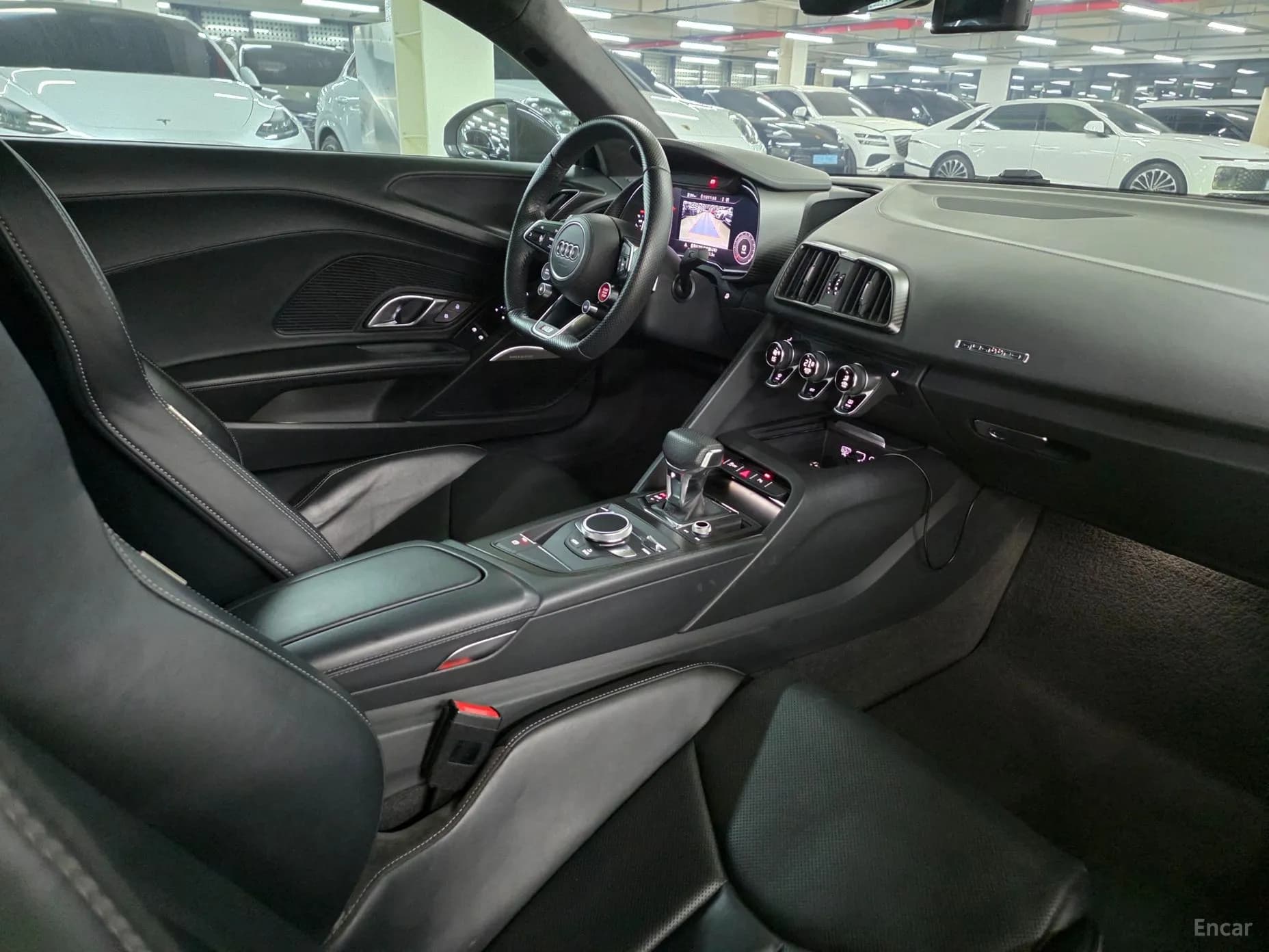 R8 (4S)