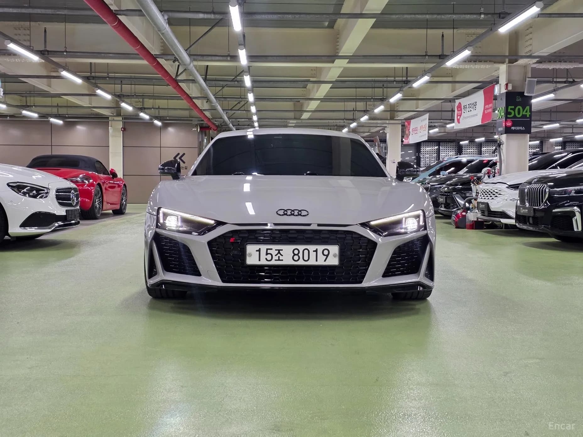 R8 (4S)