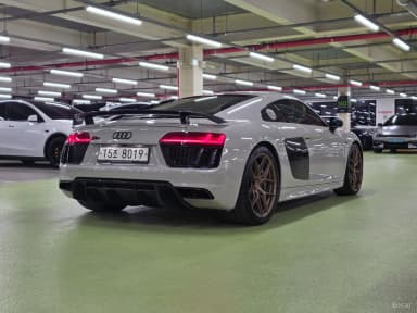R8 (4S)