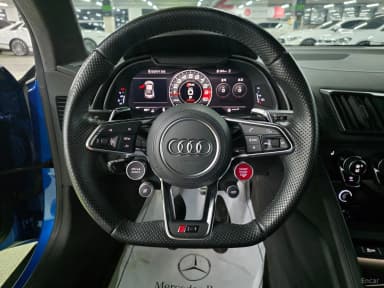 R8 (4S)