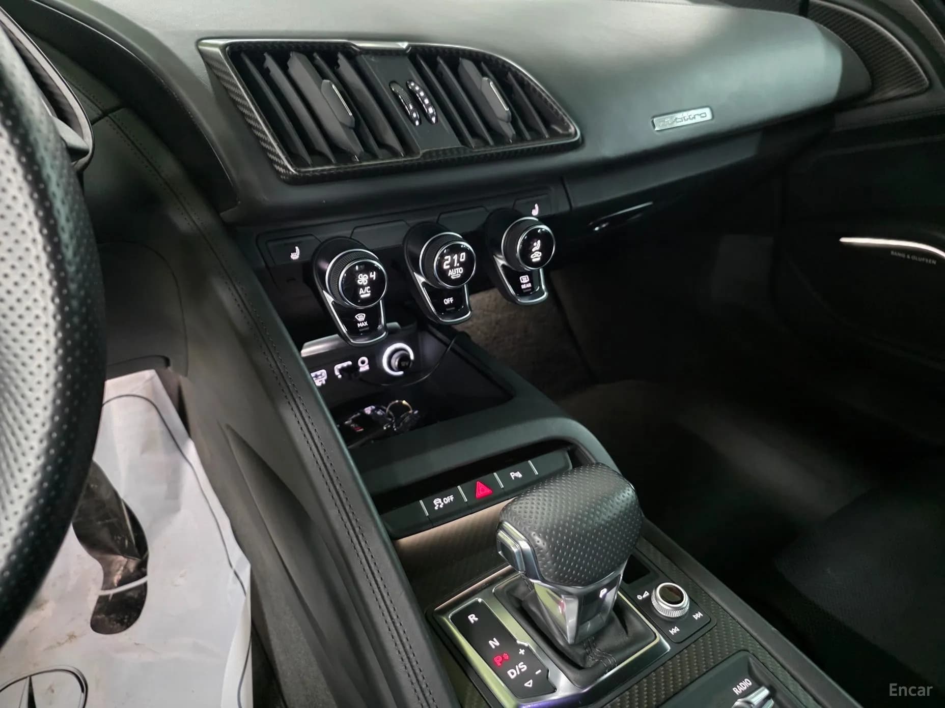 R8 (4S)