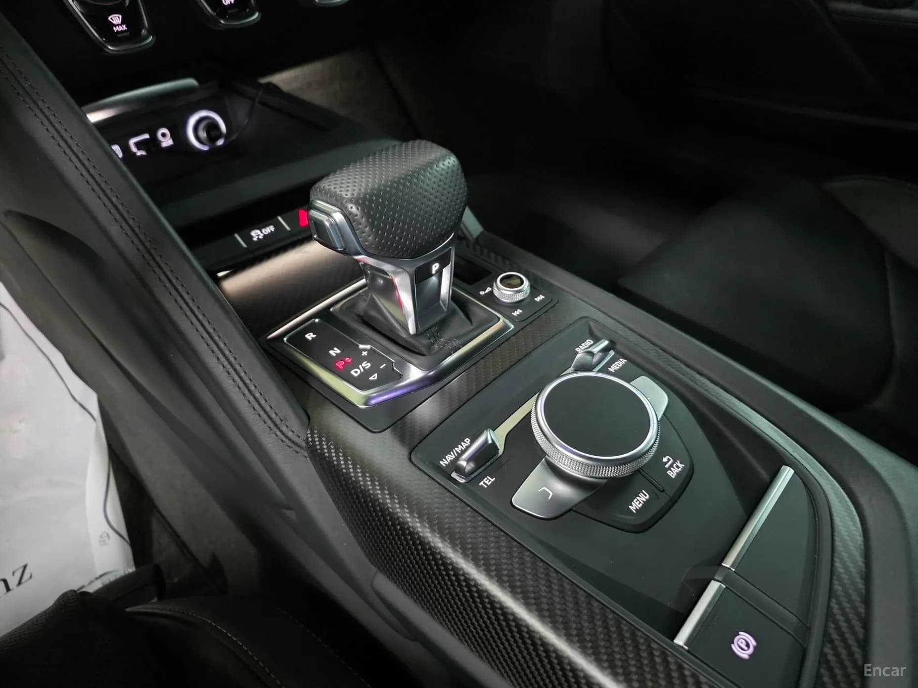 R8 (4S)