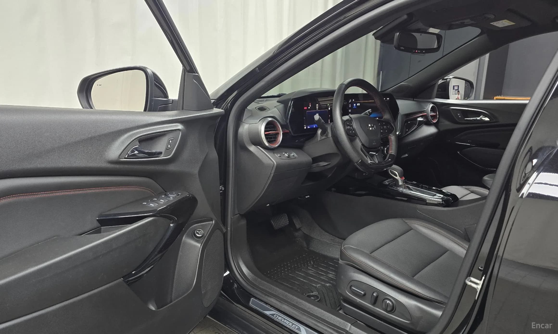 Trax Crossover