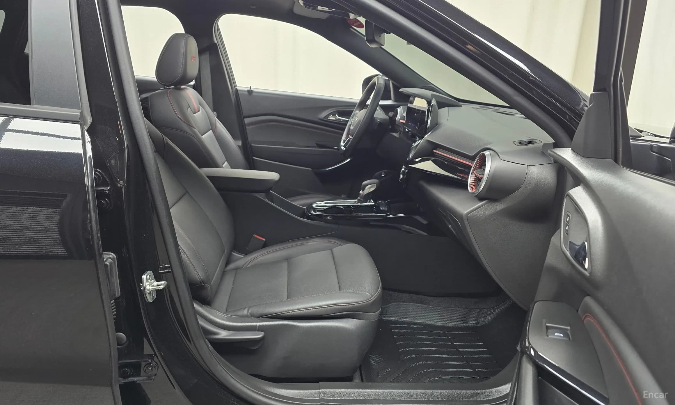Trax Crossover