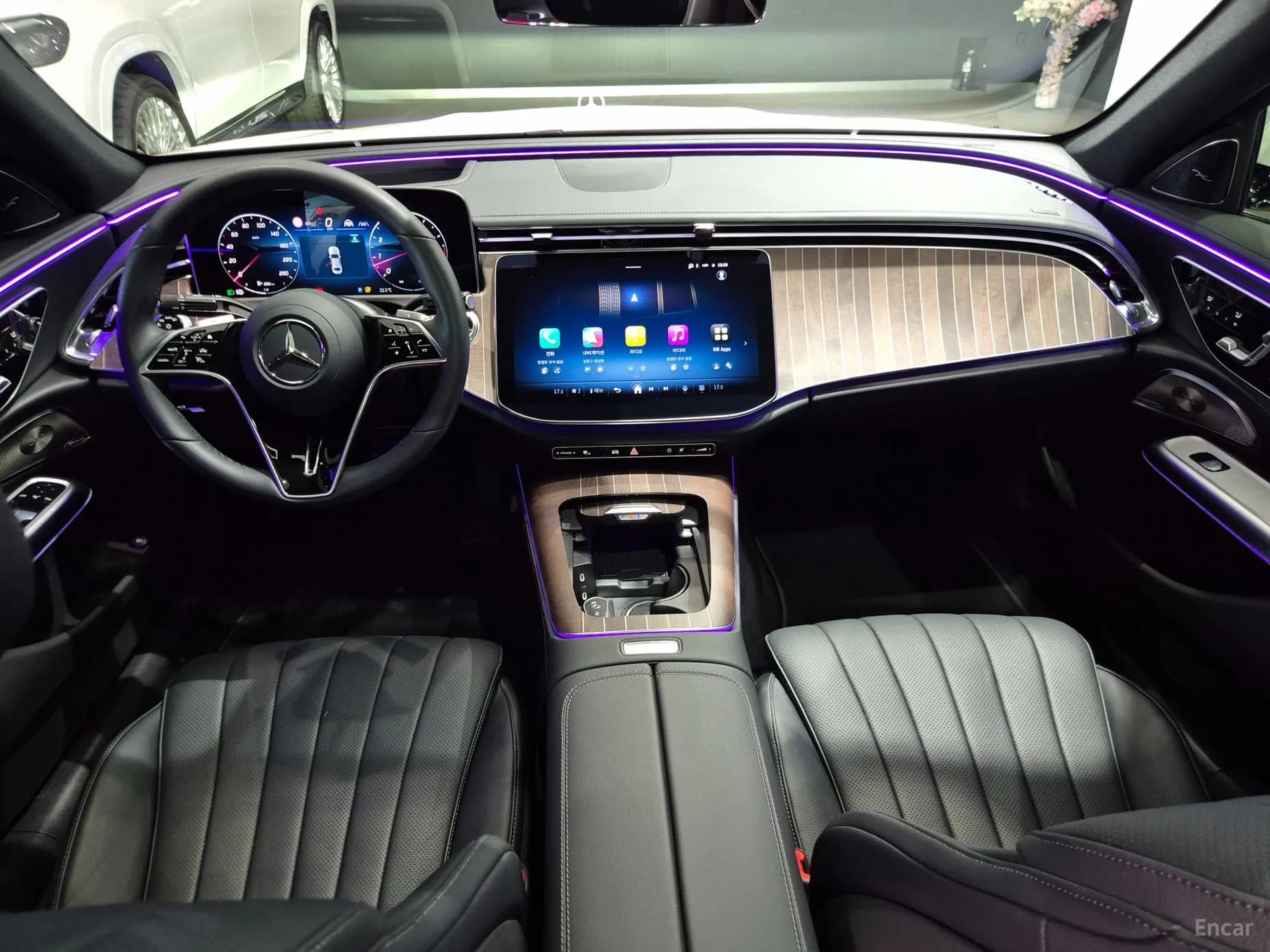 E-Class W214